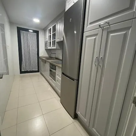 Bajo Guia Deluxe Apartment