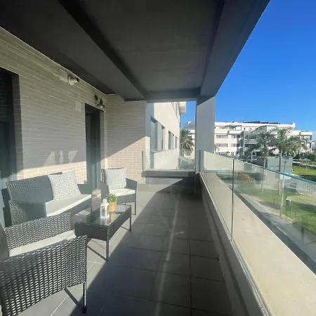Bajo Guia Deluxe Apartment